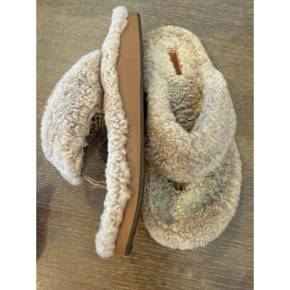 OluKai Kīpe'a Heu Fuzzy Slipper Sandals Shoes Tan Cream Women  size 8 - Picture 8 of 8